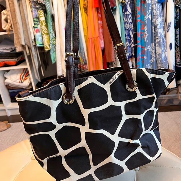 Michael Kors handbag - Picture 2 of 4